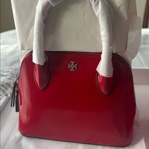 Tory Burch women’s Warm Red BNWT Emerson patent mini dome satchel